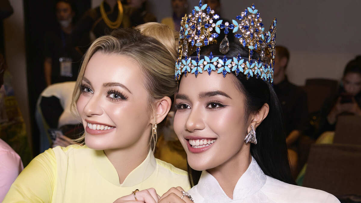 Chiếc áo dài sen của Hoa hậu Thế giới: Từ tà lụa đến cầu nối ngoại giao văn hóa