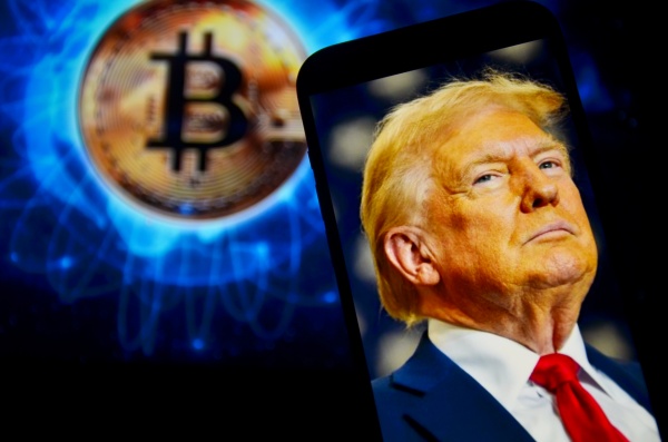 Nhà đầu tư mất tiền với crypto gắn tên Trump: Những cảnh báo bị bỏ qua