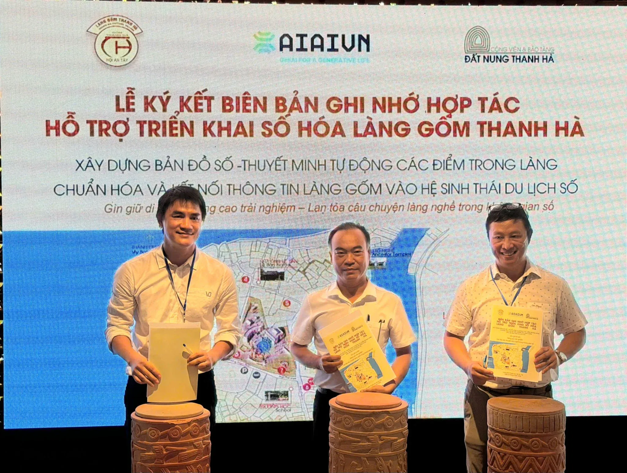 Làng gốm truyền thống hồi sinh qua công nghệ số