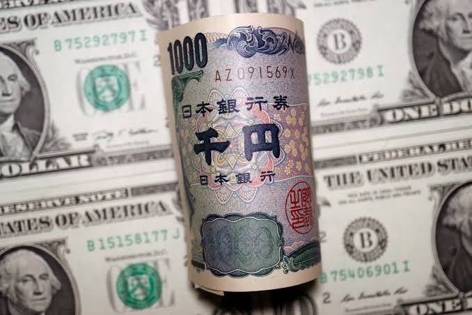 Đồng USD chạm đáy 3 tháng: nợ công Mỹ kéo tỷ giá đi xuống như thế nào?