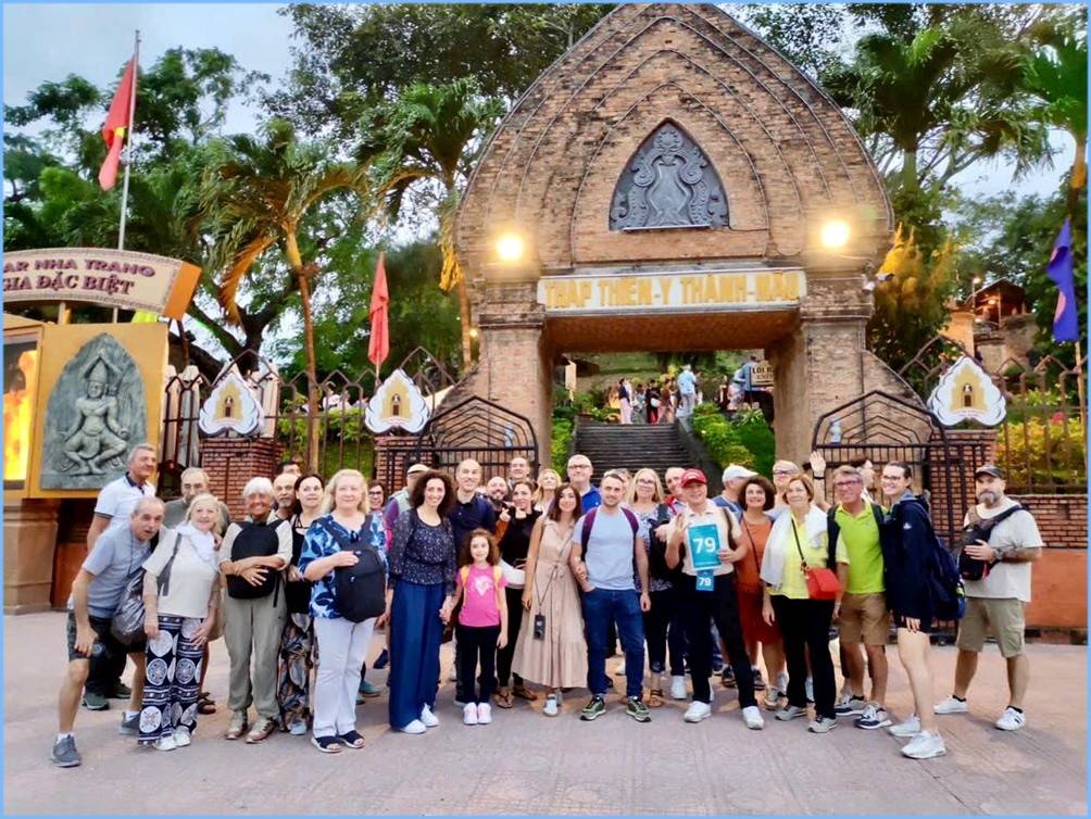 Siêu du thuyền Adora Magic City cập cảng Cam Ranh: cú hích cho du lịch tàu biển
