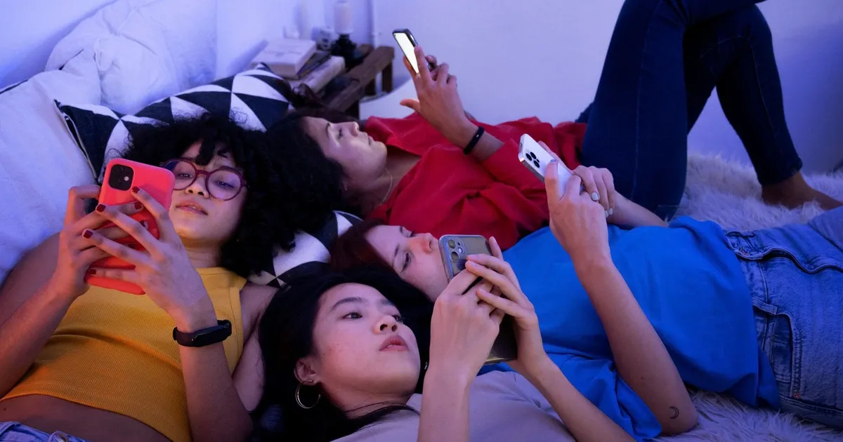 Thuật toán đề xuất nội dung: Vòng lặp vô tận giữ chân người dùng