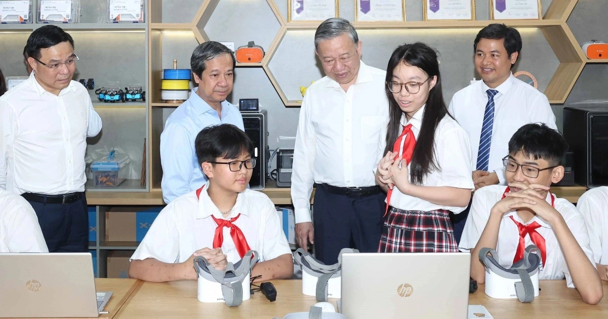 Giáo dục không phải về điểm số: chuyển trục sang hình thành con người toàn diện