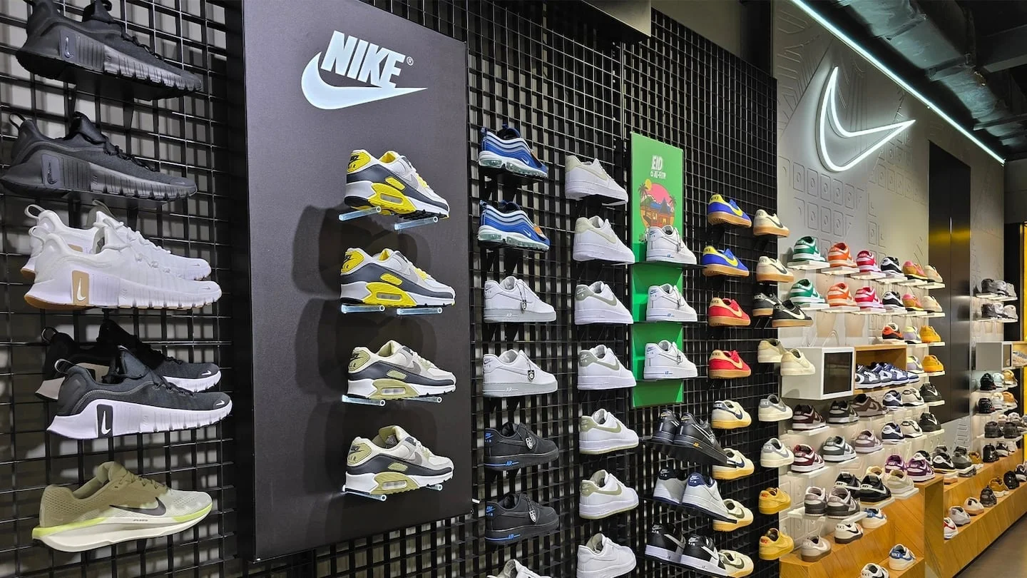 Lacoste, Gap và Nike: Tái sinh hay lụi tàn trước thế hệ mới?
