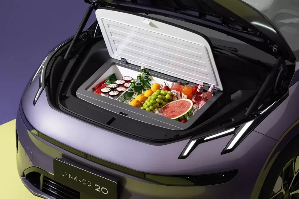 Lynk & Co 02 với sạc 12 phút: cú hích mới cho xe điện tầm xa