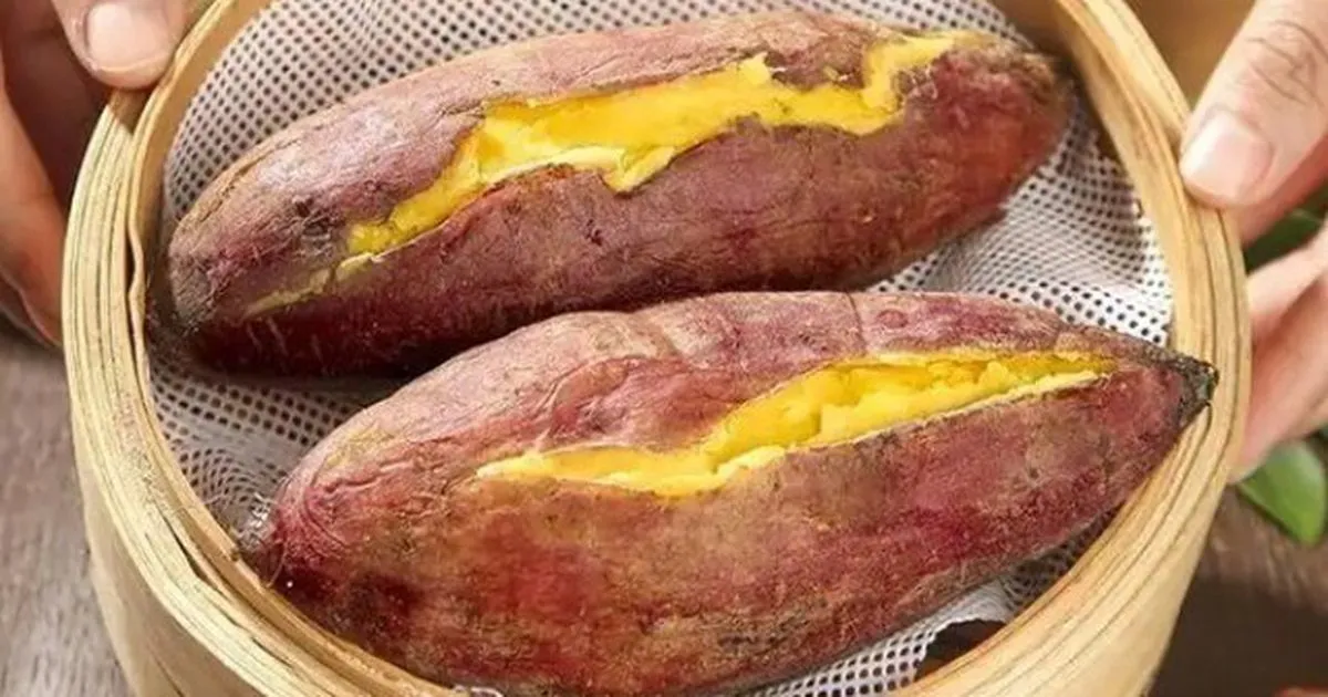 Luộc khoai lang và ngô ngọt: thêm gì thay đường để thơm bở hơn