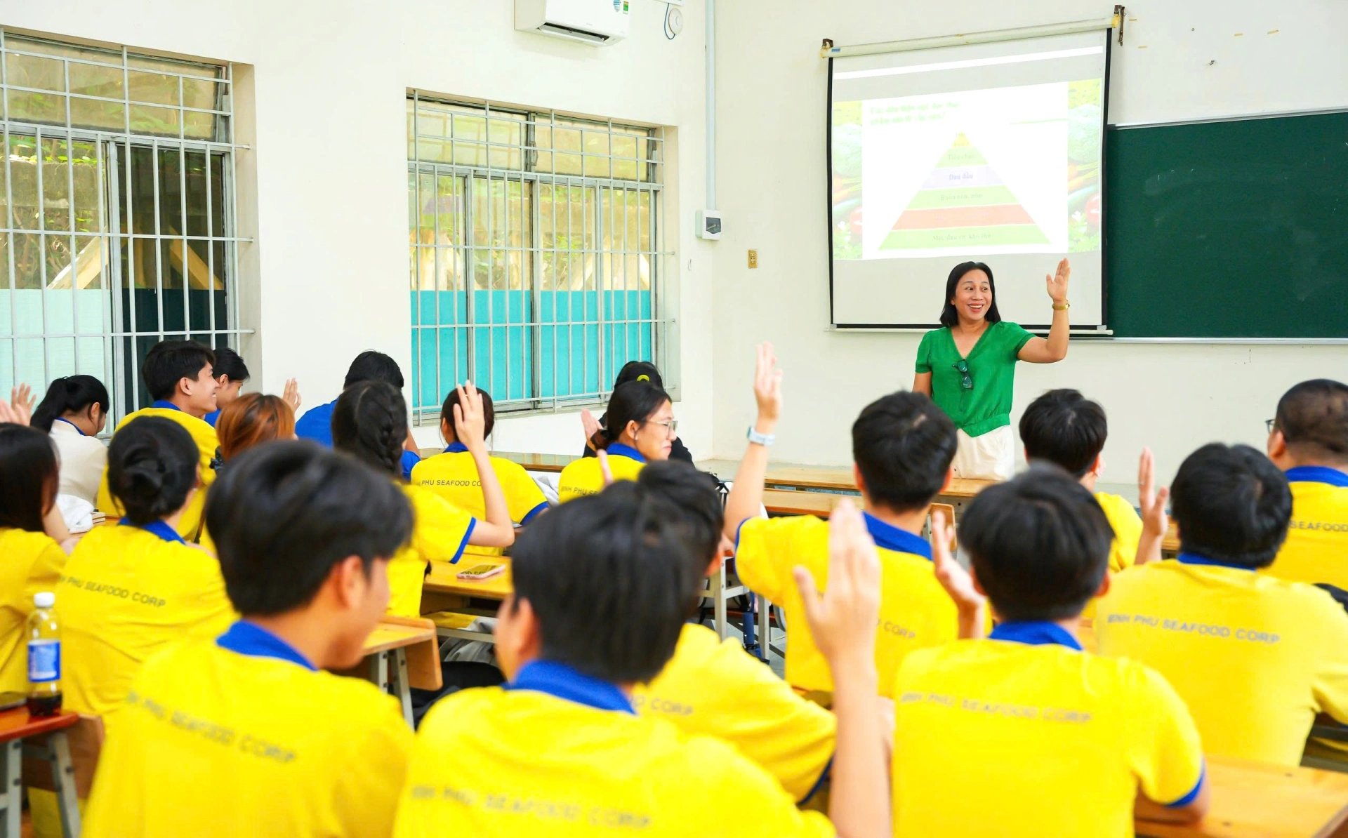 An toàn thực phẩm học đường phải trở thành môn bắt buộc