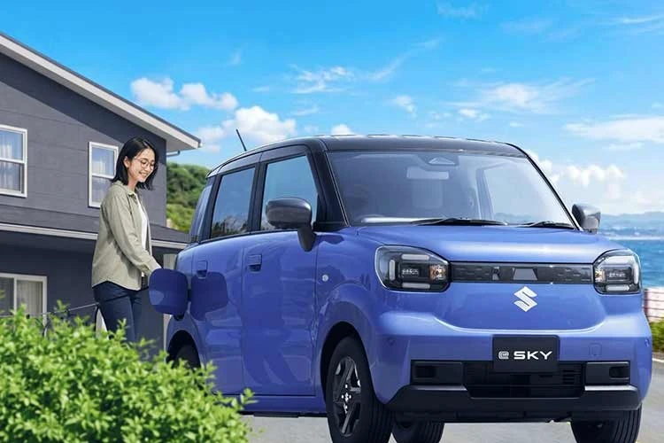 Suzuki e SKY EV: đối thủ xe điện mini 5 cửa đáng gờm