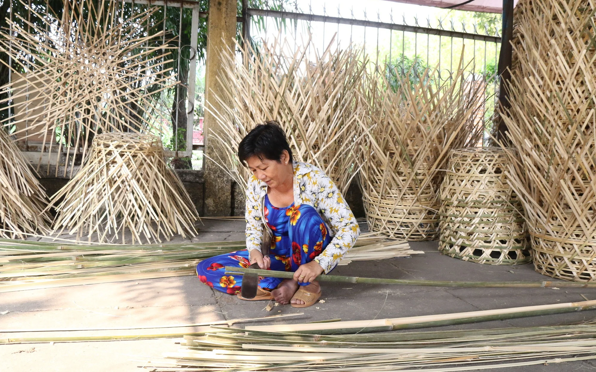 Thế hệ trẻ học nghề mộc truyền thống ở Thư Lâm: Giữ lửa di sản từ lớp học đến làng nghề