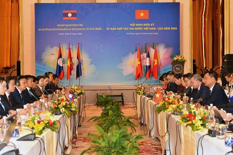 Việt Nam và Lào tăng tốc hợp tác hạ tầng kết nối