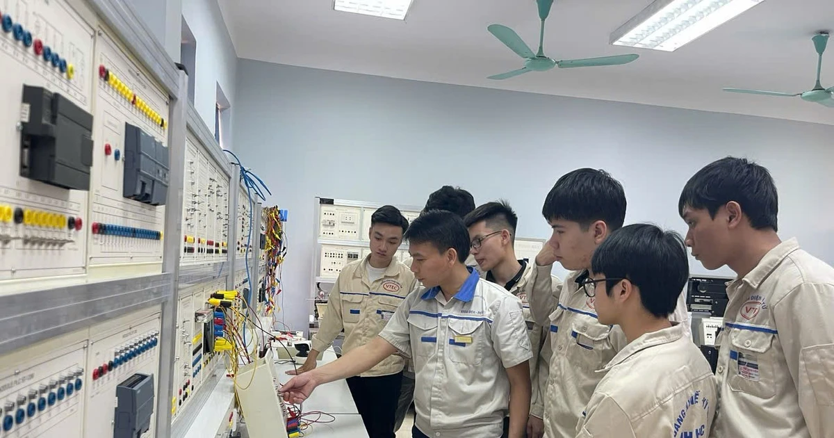 Doanh nghiệp bước vào trường nghề: đào tạo gắn sản xuất để học là làm được