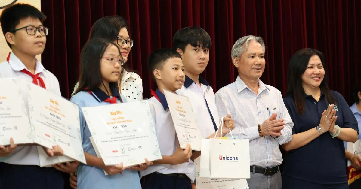 Học bổng doanh nghiệp: Lá chắn chống bỏ học và bất bình đẳng