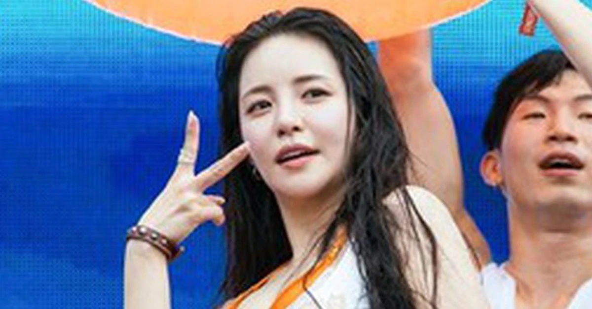 Sân khấu Waterbomb và cuộc nổi loạn của những màn solo debut K-pop