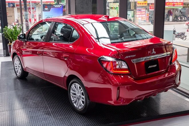 Mitsubishi Attrage: chọn phiên bản nào với giá lăn bánh từ 421 triệu?