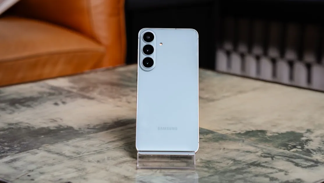 Galaxy S26 FE: AI camera flagship có đáng để nâng cấp?