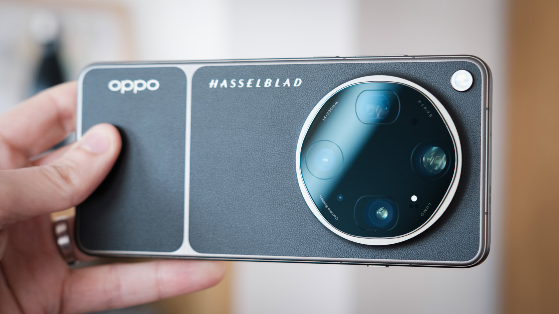 OPPO Find X10 Pro Max và cú nhảy vọt ba camera 200MP