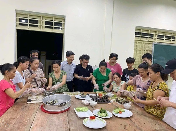 Những lớp đào tạo nghề ngắn hạn ở Huế mở đường tự lập cho lao động yếu thế