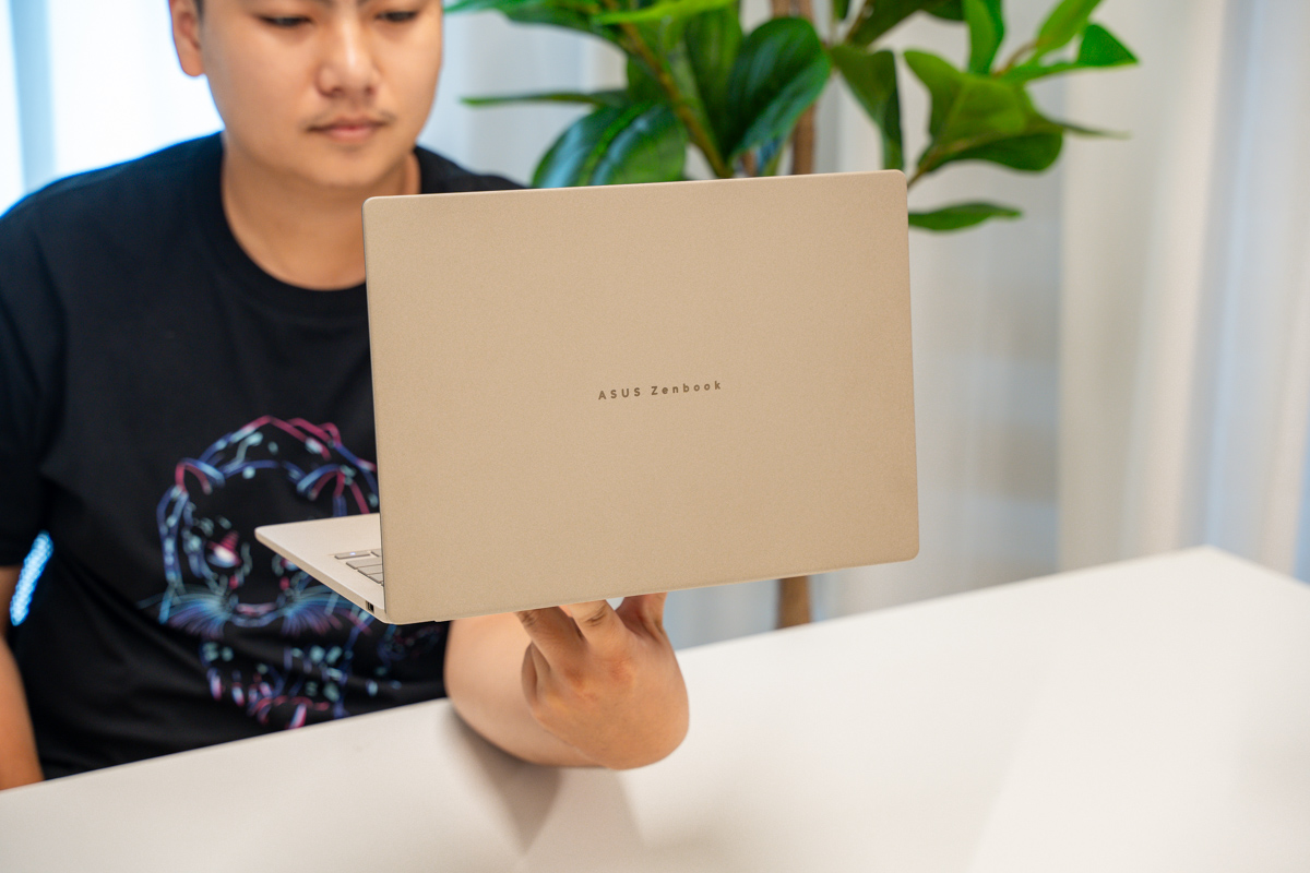 ASUS ZenBook A14 Snapdragon X2 Elite có đủ sức đe dọa MacBook Air?