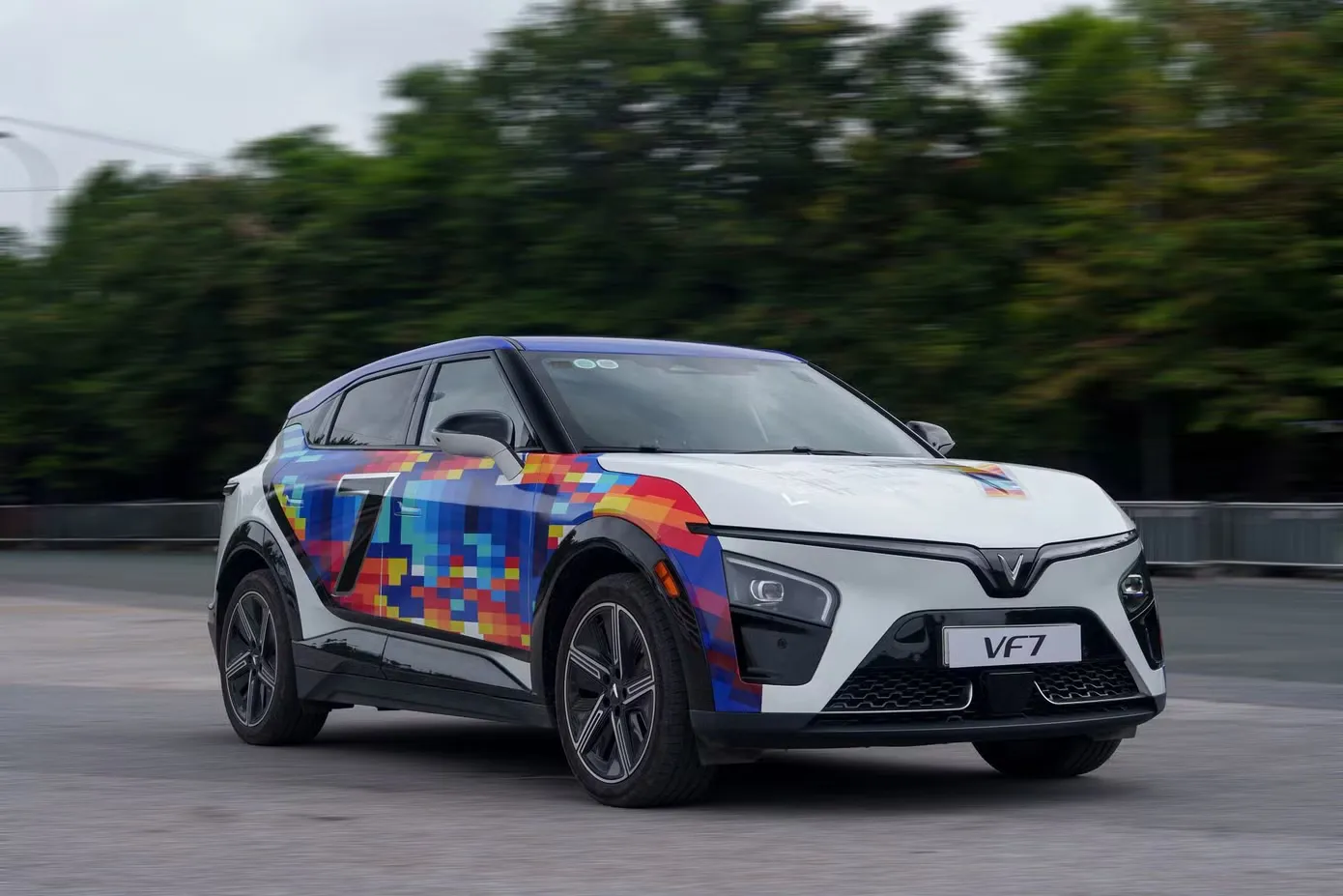 VinFast VF 7: SUV thể thao trẻ cho người thích cá tính và sức mạnh