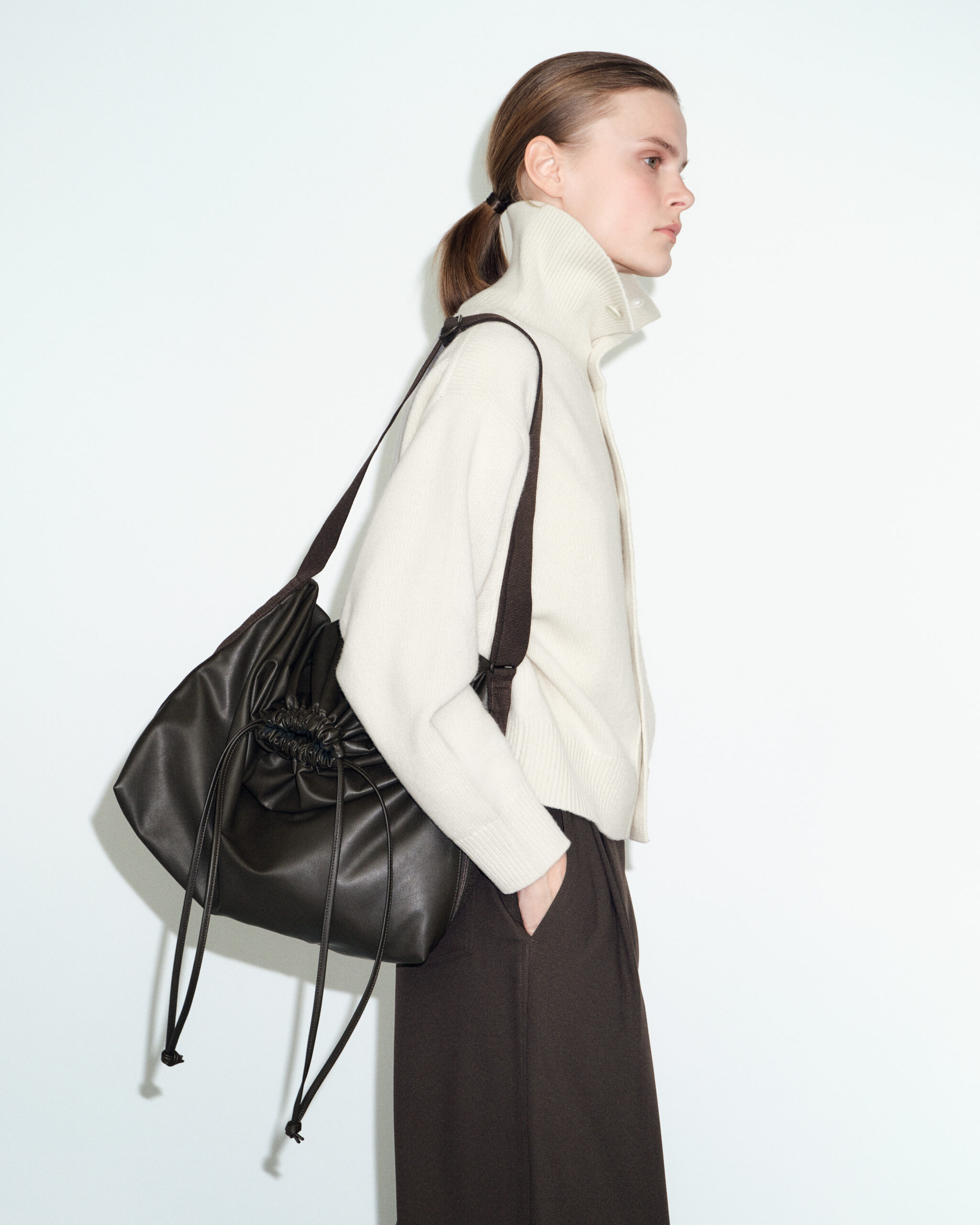 Lemaire và Sarah-Linh Tran rời Uniqlo U: Khi thời trang nhanh học cách trưởng thành