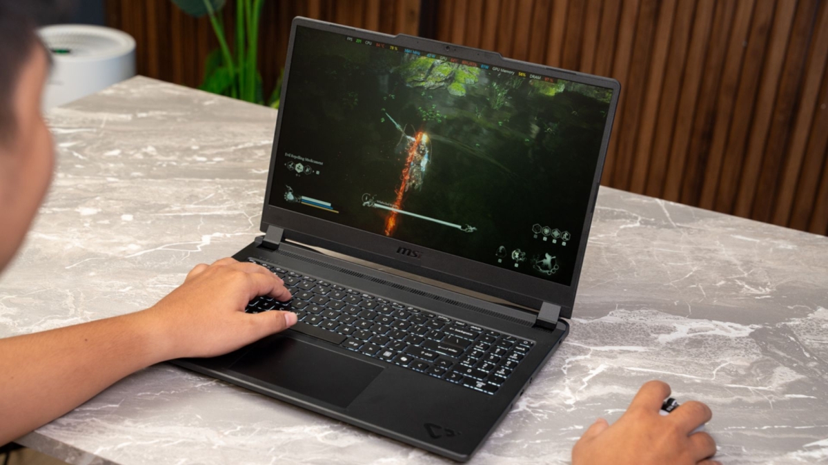 MSI Cyborg 15 vs HP Omen 16: chọn laptop gaming tầm trung nào?