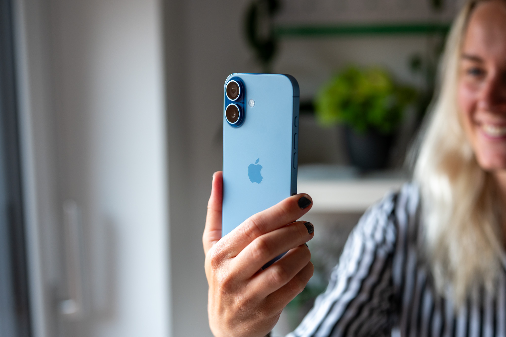 iPhone 17 vs iPhone 18: Beli Sekarang atau Tunggu?