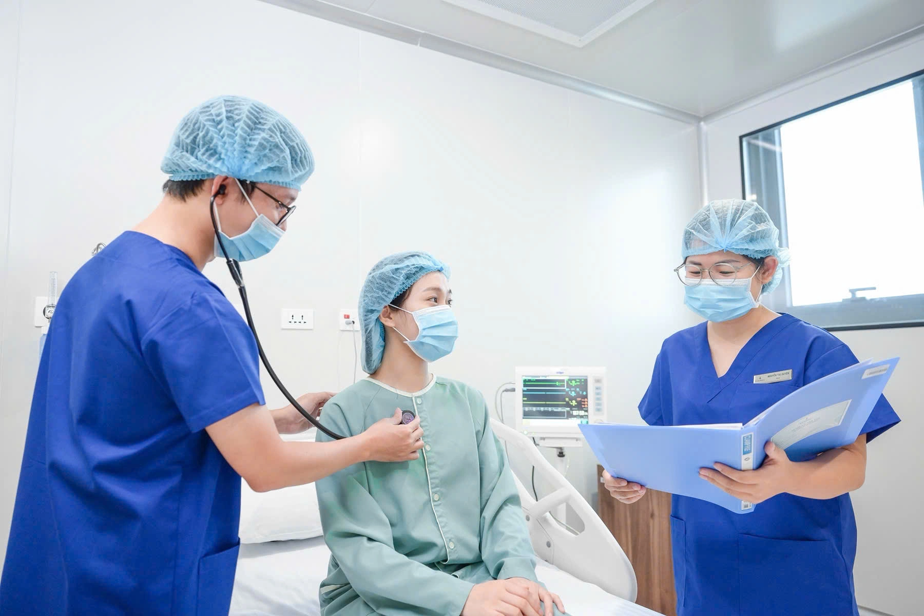 Việt Nam nhắm 750.000 du khách y tế: thắng bằng chất lượng, không phải giá rẻ