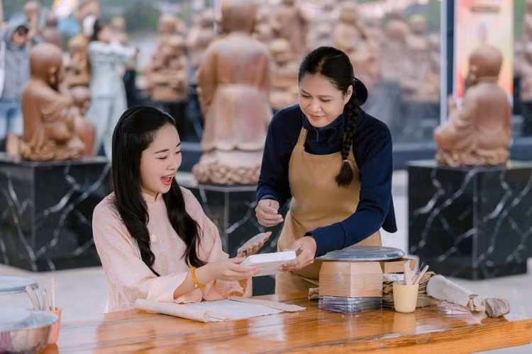 414 tác phẩm gốm tâm linh lập kỷ lục trên đỉnh Núi Bà Đen