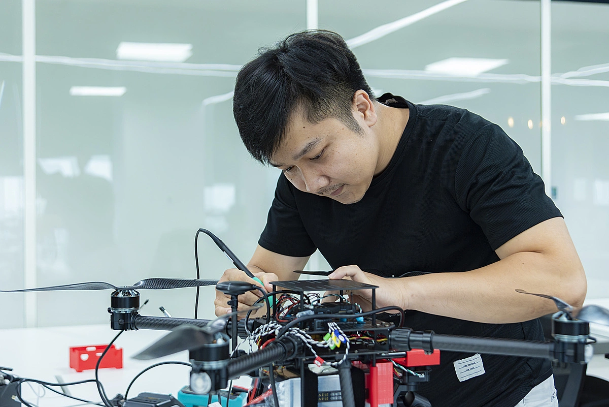 Viettel và FPT đua xây dựng thế hệ kỹ sư AI doanh nghiệp