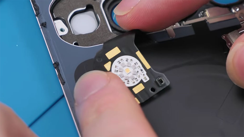 Pixel 11 Pro HiLight: Đèn thông báo trở lại dưới dạng 8 LED RGB
