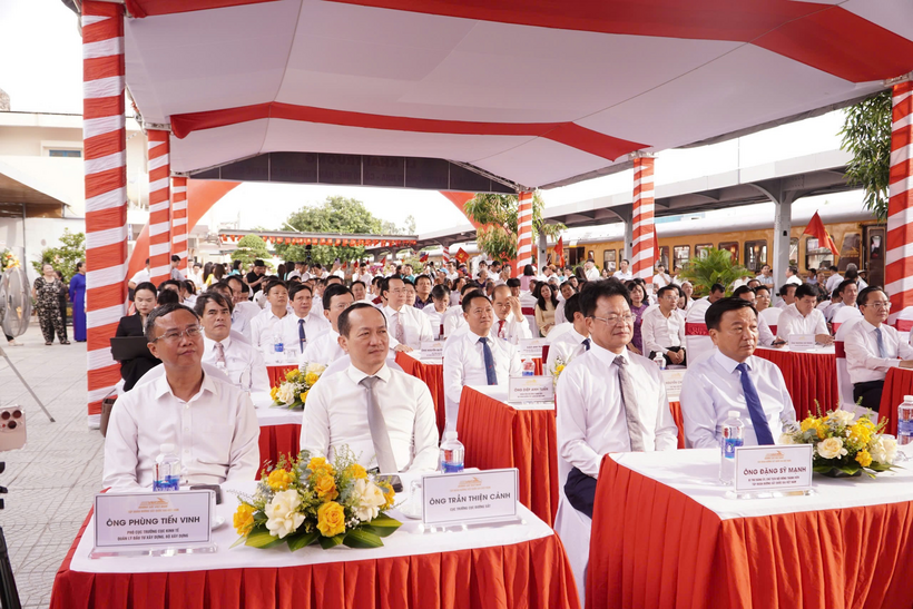 Tàu du lịch Huế – Phong Nha: Cú hích cho hành trình di sản ngân sách