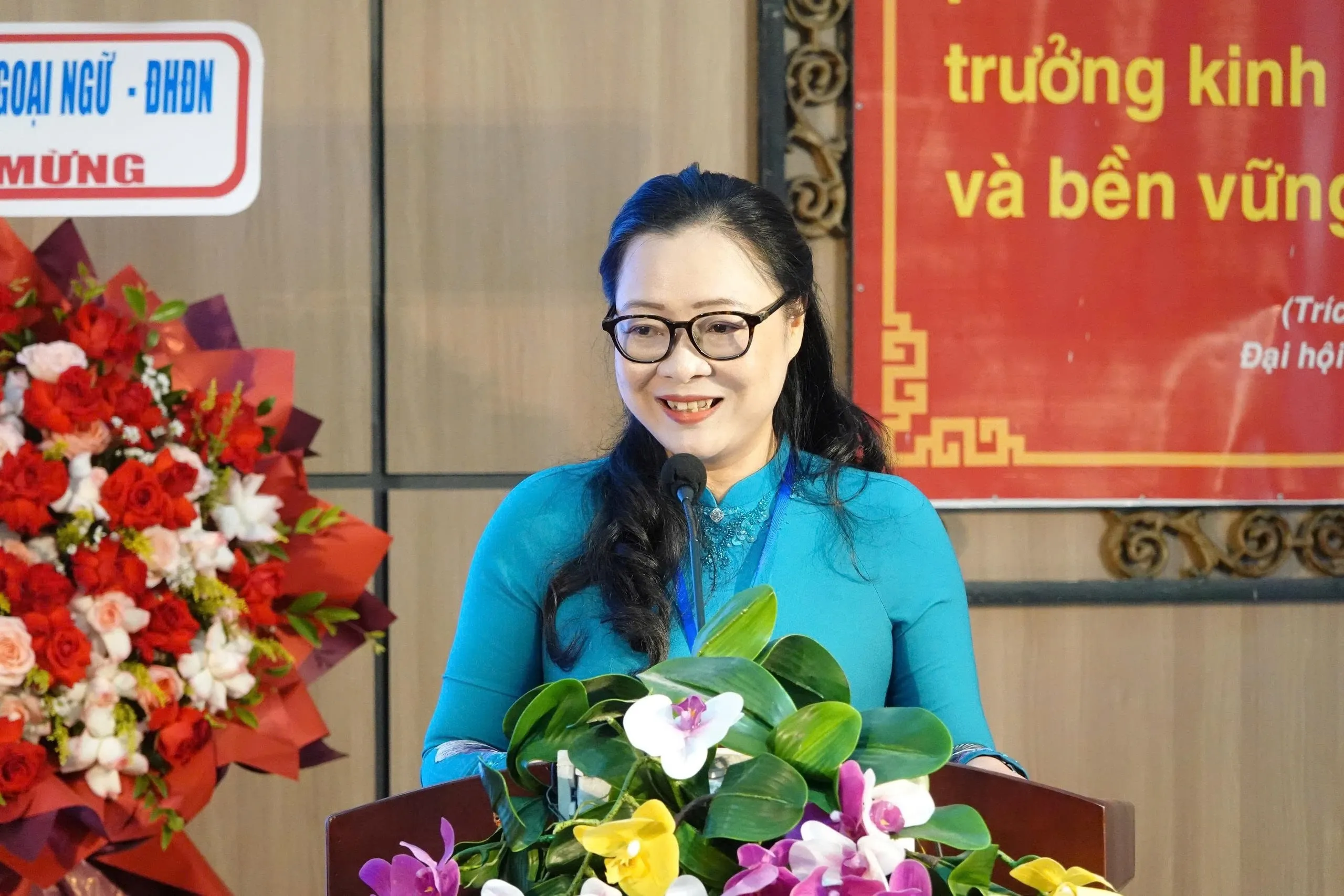 Tiếng Anh thành ngôn ngữ thứ hai: Cú chuyển hướng lớn của trường học