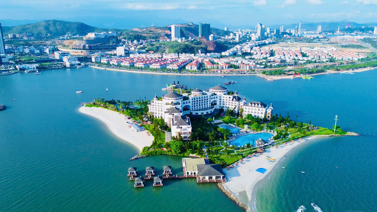 Quảng Ninh chuyển từ kinh tế than sang kinh tế xanh