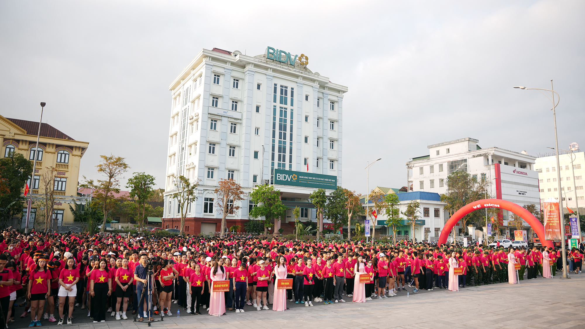 Hơn 3.000 người tham gia phong trào đi bộ cộng đồng