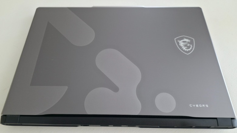 MSI Cyborg 15 Max C2W vs Crosshair A16 HX E8W: chọn laptop gaming nào
