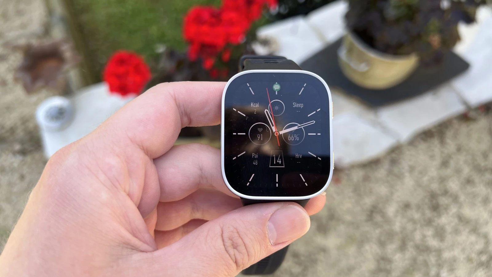 Redmi Watch 6 Lite vs Amazfit Bip Max: chọn đồng hồ thông minh giá rẻ nào để tối đa pin?