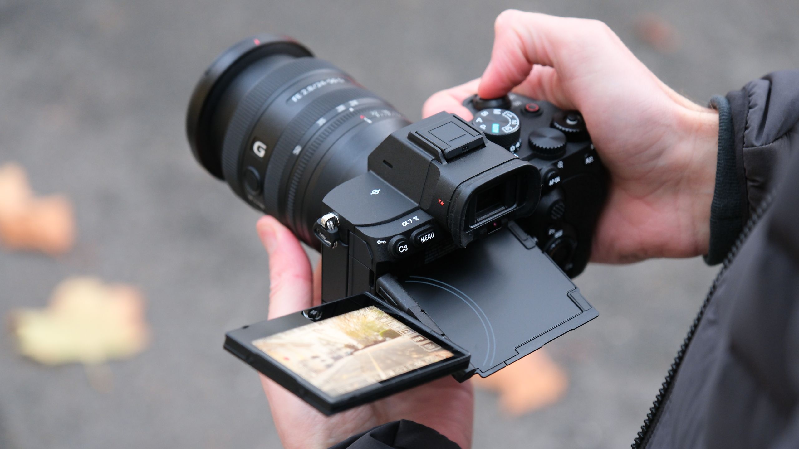 Canon và Sony vượt Nikon: cuộc tái định hình thị trường mirrorless