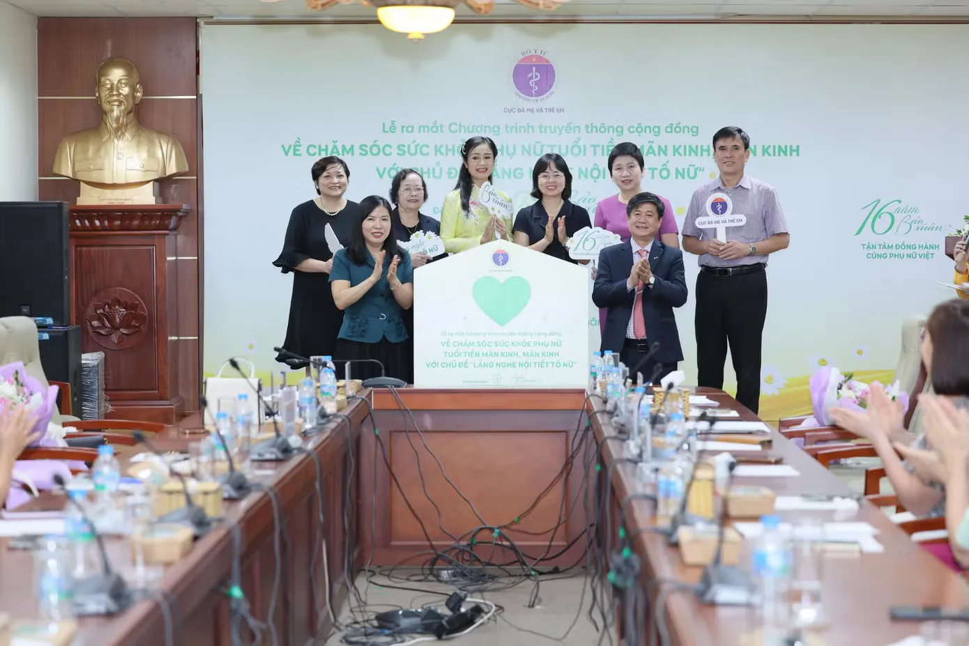 “Lắng nghe nội tiết tố nữ”: bước ngoặt trong chăm sóc phụ nữ trung niên