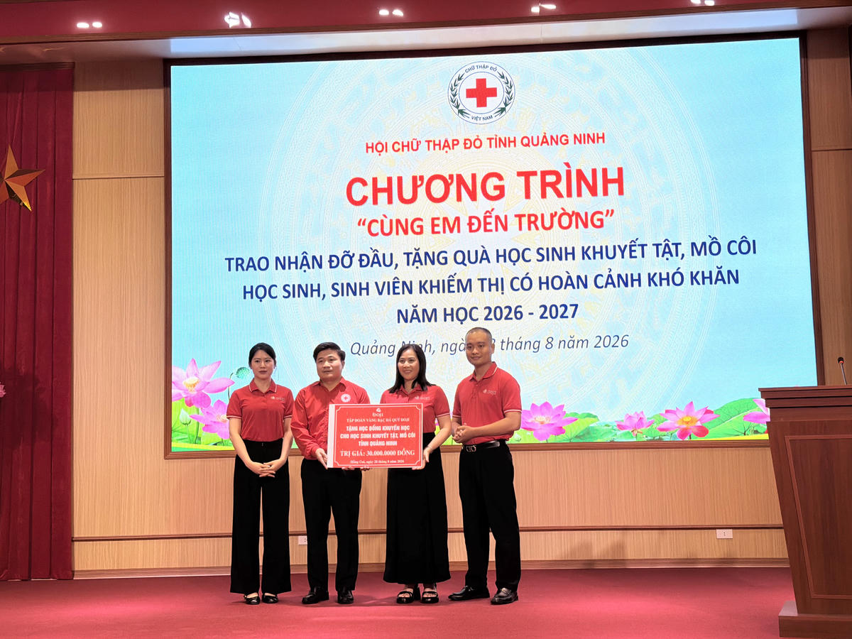 Những tọa độ nhân ái nâng bước học sinh khó khăn trước năm học mới