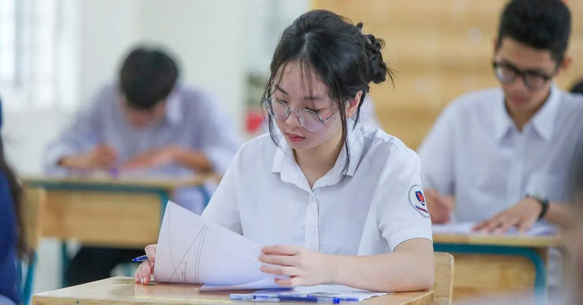 Tuyển sinh lớp 10 Hà Nội: Giảm áp lực hay chỉ chuyển vùng áp lực?