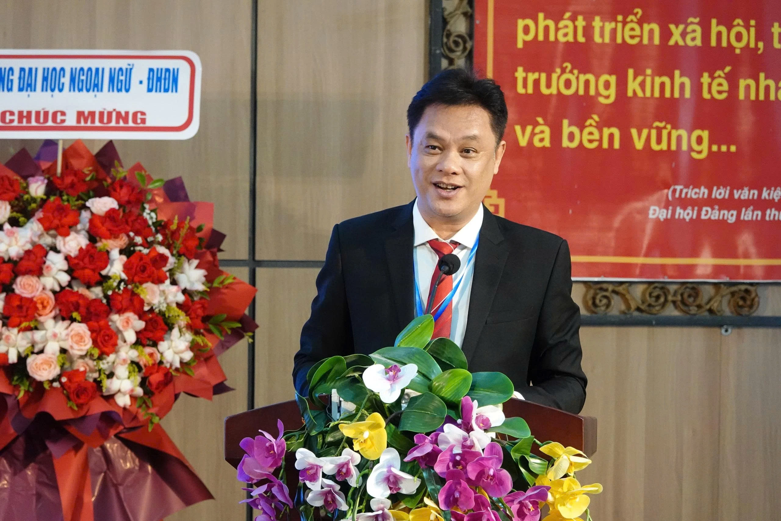 Tiếng Anh thành ngôn ngữ thứ hai: Cú chuyển hướng lớn của trường học
