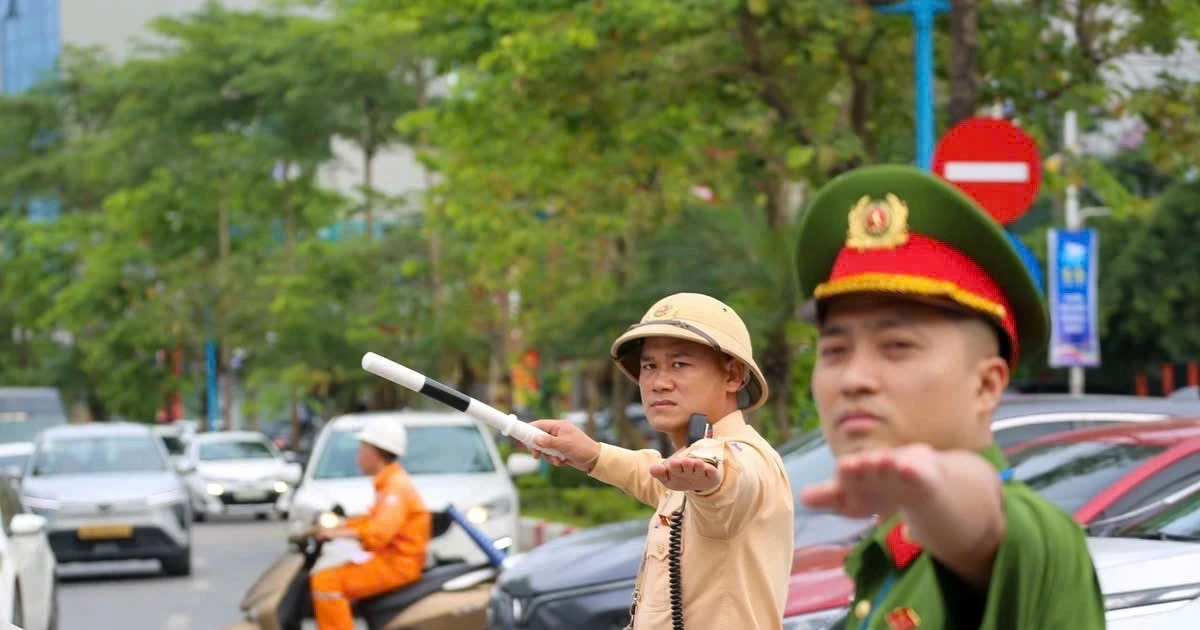 Hà Nội kết hợp tuần tra và camera AI để giảm ùn tắc giao thông