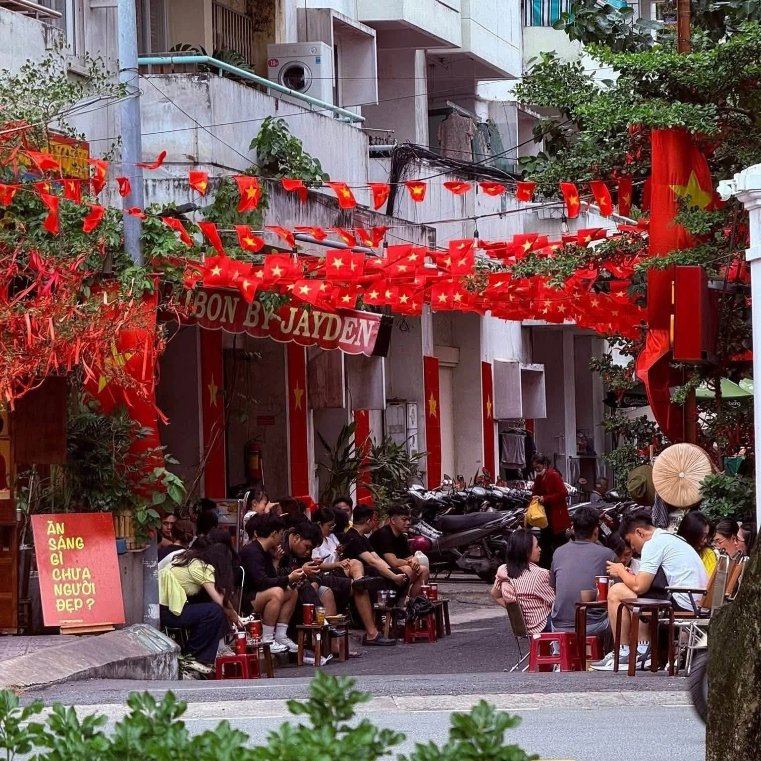 Những quán cà phê lý tưởng để kỷ niệm Quốc khánh 2/9: Từ Hà Nội đến TP.HCM