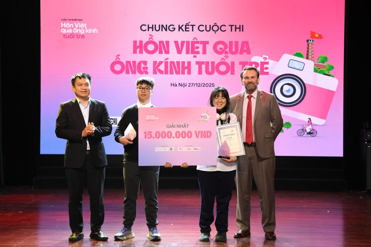 Hồn Việt qua ống kính tuổi trẻ: Ánh sáng kể chuyện bằng ảnh