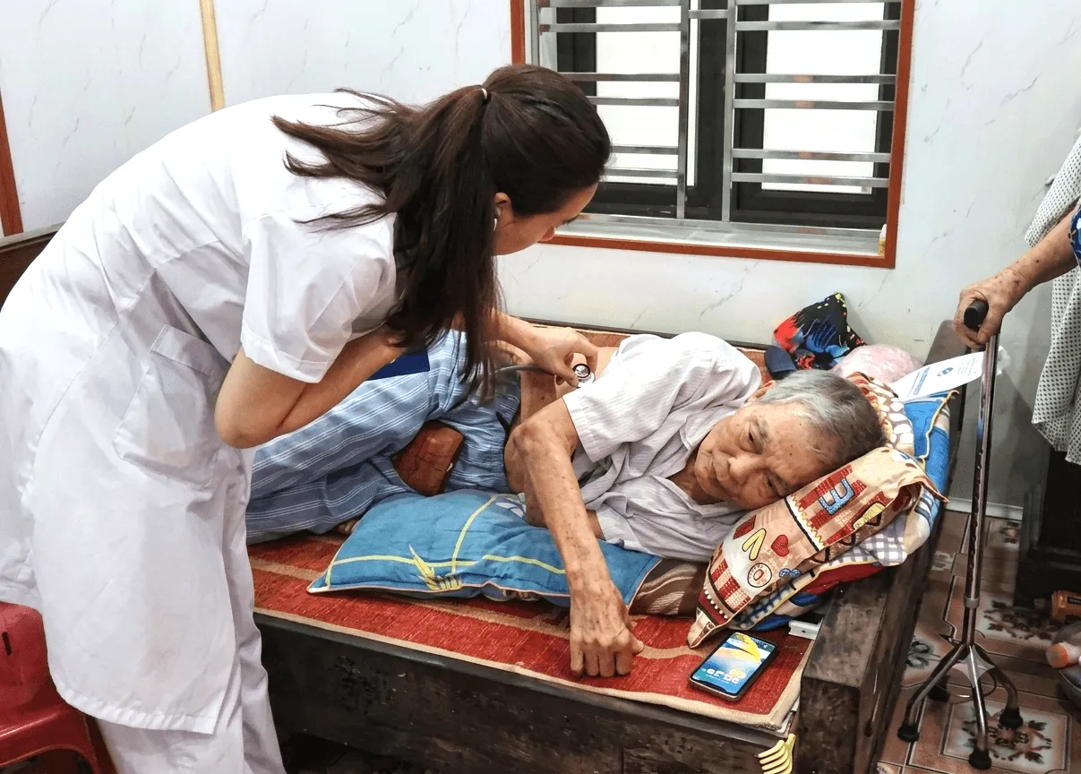 Khám sức khỏe tại nhà miễn phí: Bước ngoặt cho chăm sóc người yếu thế
