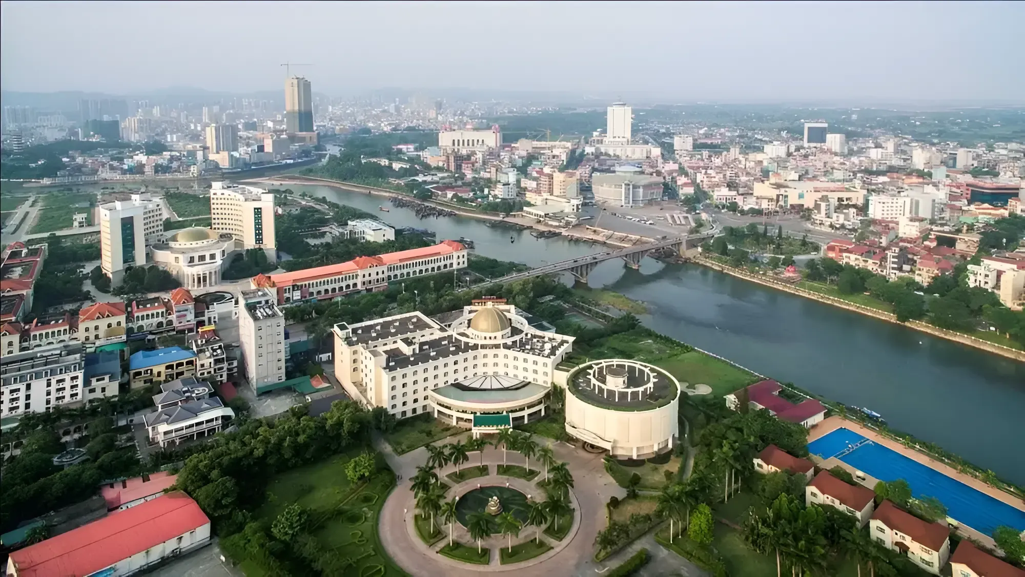 Quảng Ninh thành phố trực thuộc: bốn cực động lực định hình một cực tăng trưởng mới miền Bắc