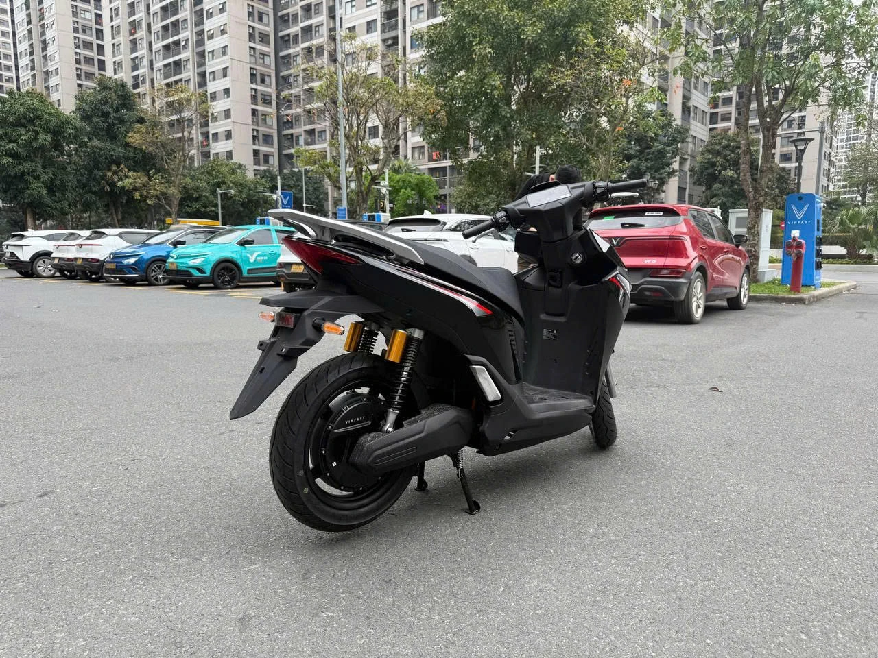 VinFast Viper và Kinet: có đáng để bỏ xe xăng?