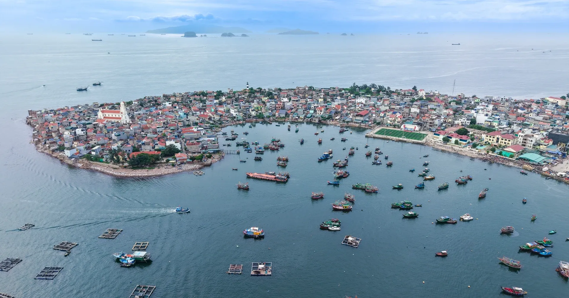 10 bãi biển gần Hà Nội: Lịch trình một ngày tiết kiệm dịp lễ