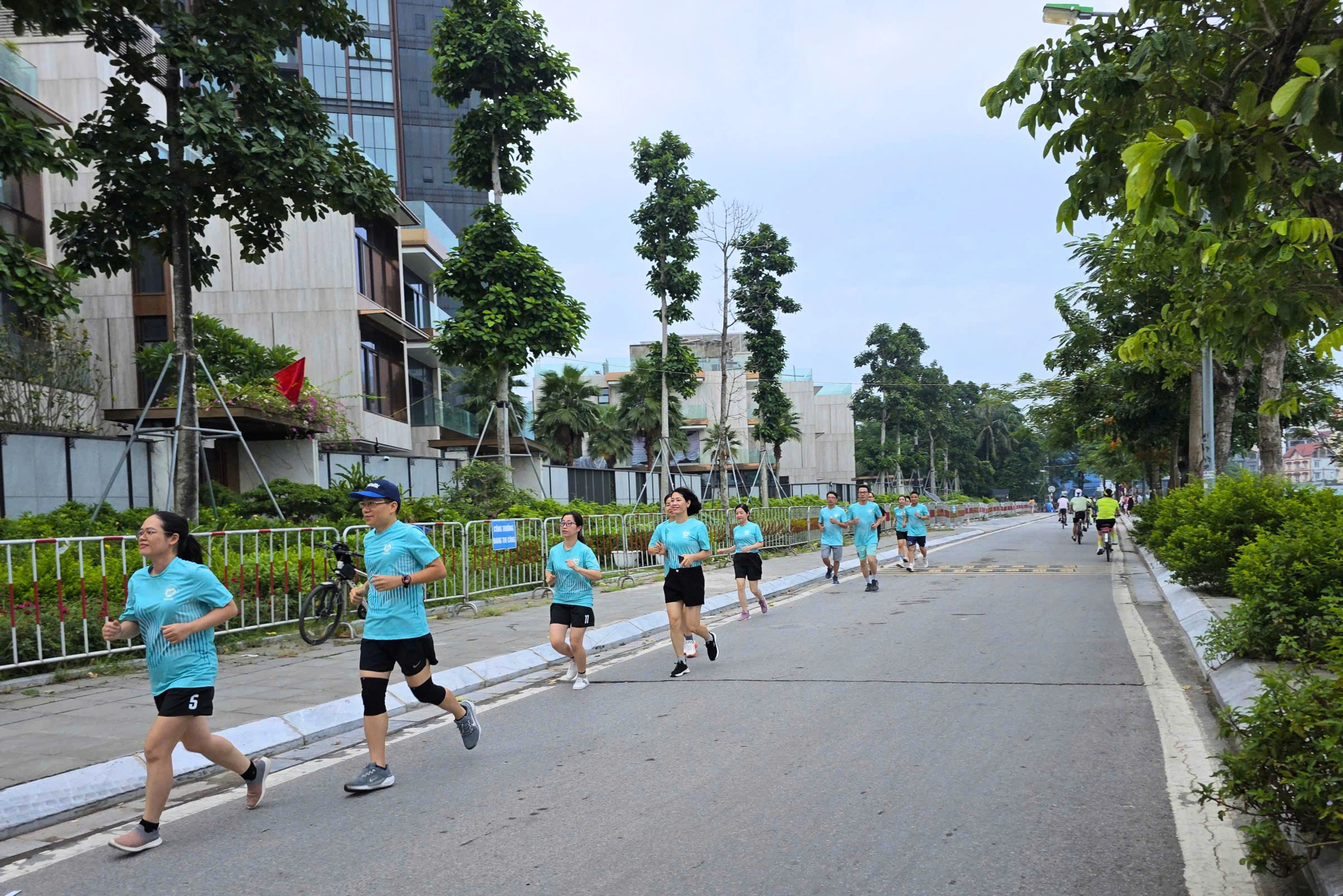 Khi giải chạy kỷ niệm công ty hóa thành phong trào wellness toàn tập thể