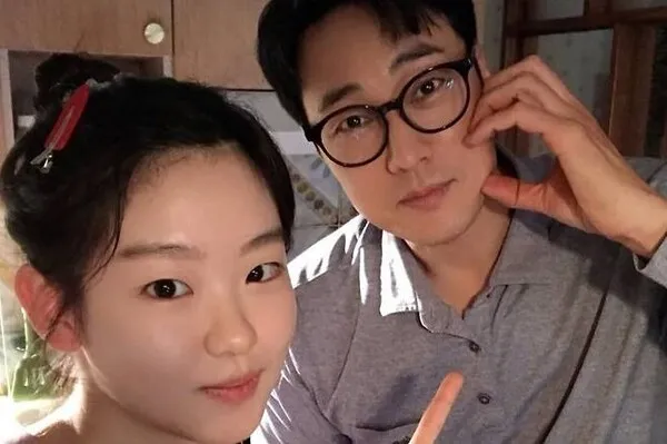 So Ji-sub và Seo Soo-min: Hóa học cha con vượt khỏi màn ảnh trong Agent Kim Reactivated